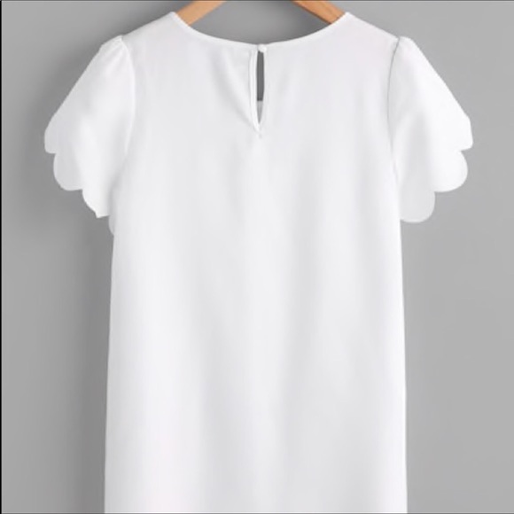 Fioreela White Petal Sleeve Blouse - Picture 3 of 5